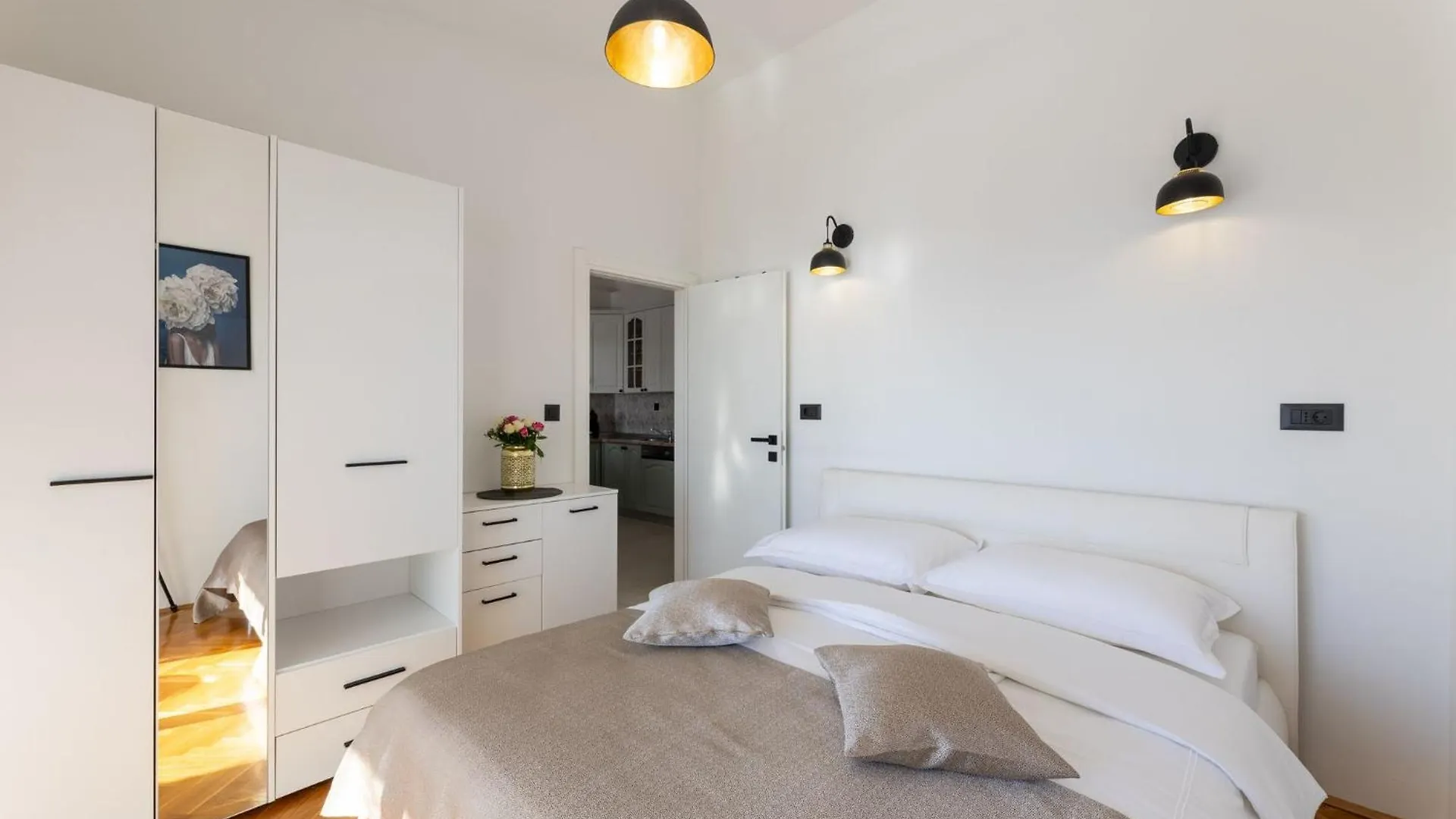 Apartment With A Sea View Kastela Croatia