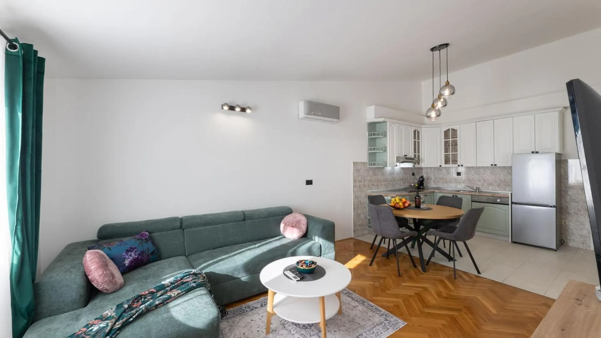 Apartment With A Sea View Kastela